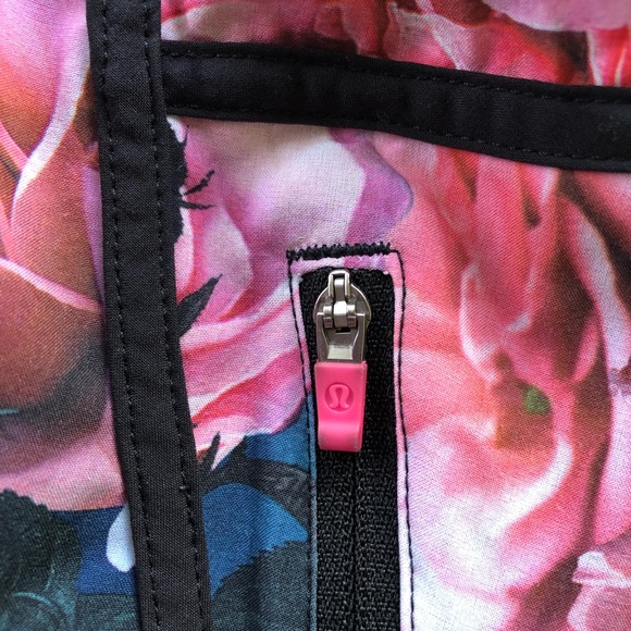 Lululemon Tracker II Secret Garden/Black 6 - Picture 4 of 7